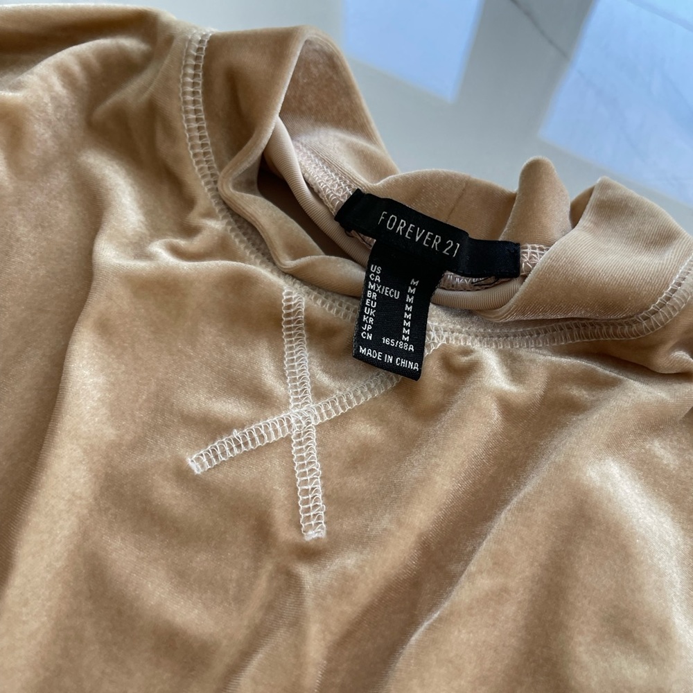 Forever 21 Tan cropped long sleeve top